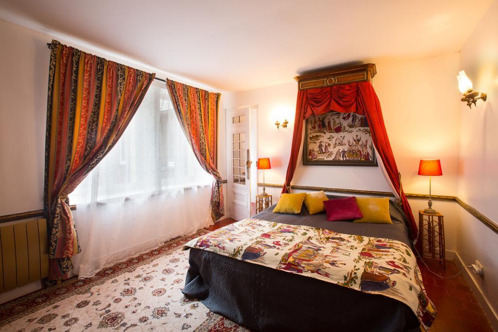 Chateau De La Madeleine Bed and Breakfast Pressagny-lʼOrgeuilleux Rum bild